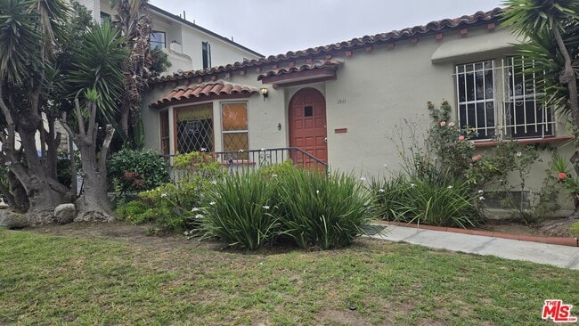 Primary Photo - 1511 Reeves St