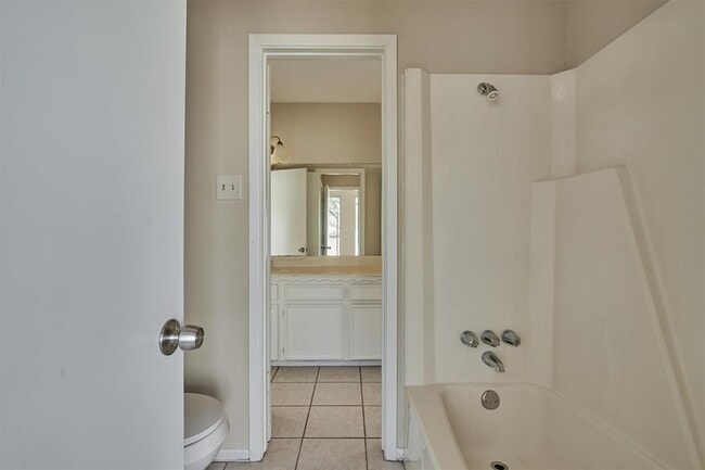 Building Photo - 3503 Dawnwood Dr