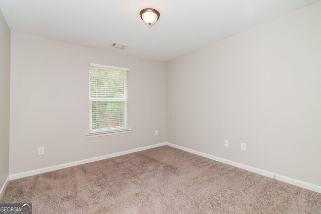 Building Photo - 412 Fieldcrest Dr