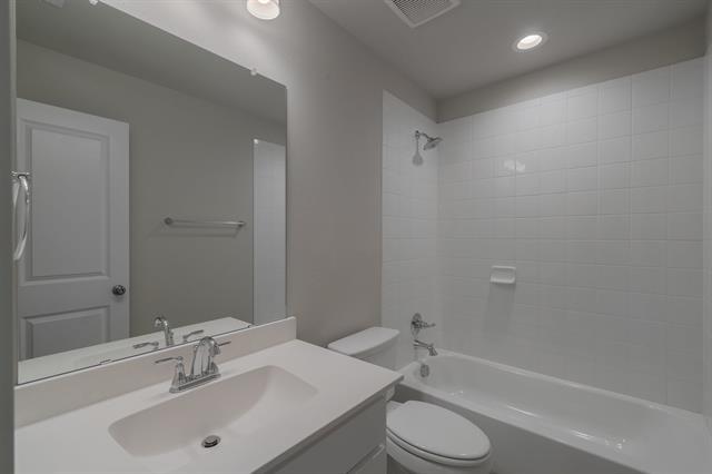 Building Photo - 3524 Knightly Dr