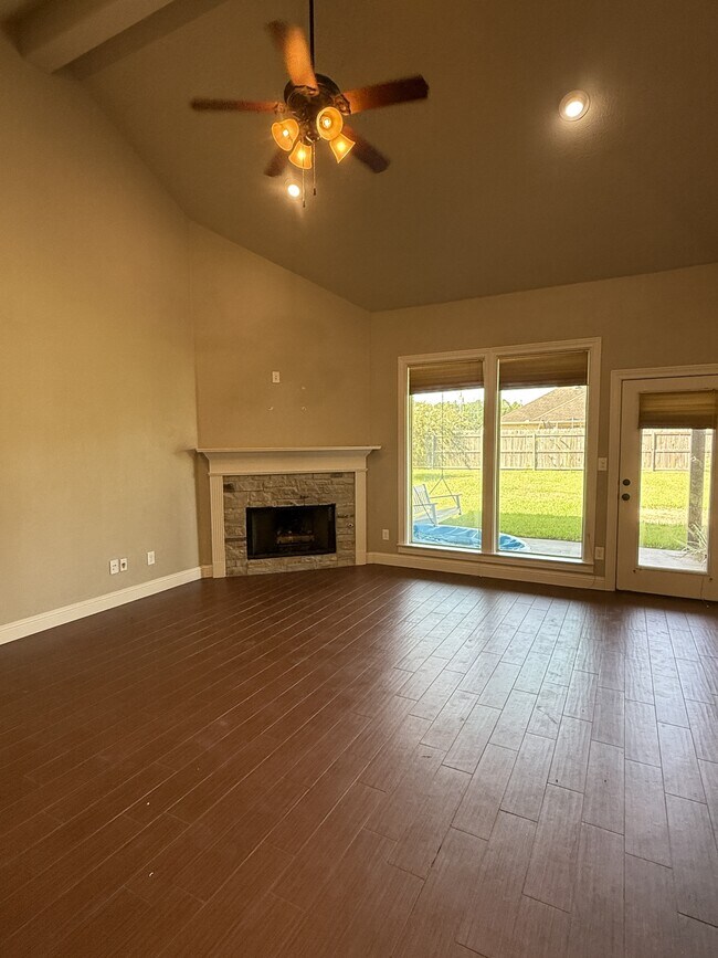 Building Photo - 6645 Jasper Cir