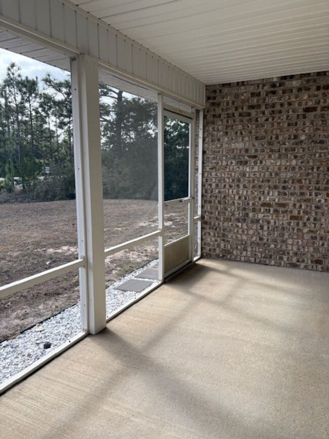 Building Photo - 1833 Sundown Dr