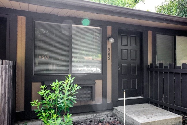 Building Photo - 4701 Walden Cir