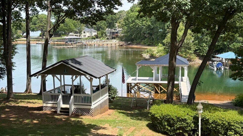 Building Photo - 16318 Stinson Cove Rd