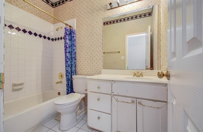 Building Photo - 6855 Bellgreen Dr