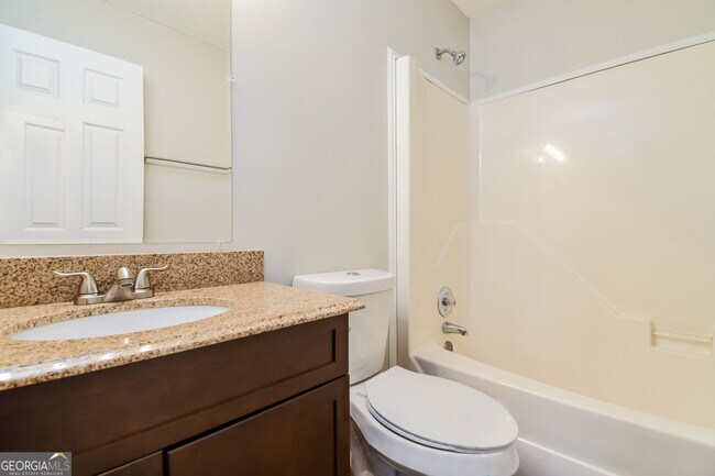 Building Photo - 3 Dene Dr