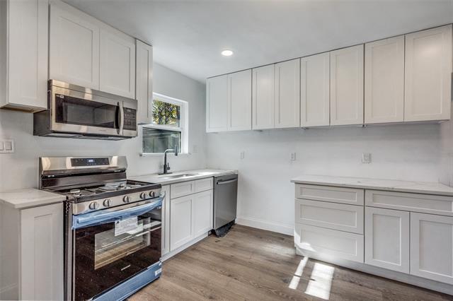 Building Photo - 901 Woodleigh Dr