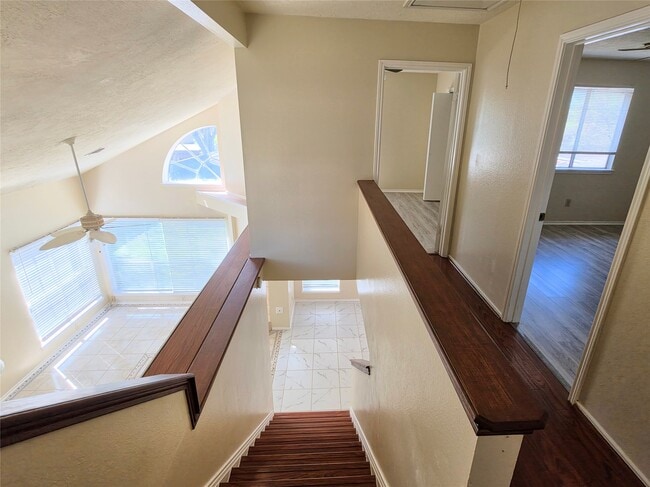 Building Photo - 13939 Plantation Valley Dr