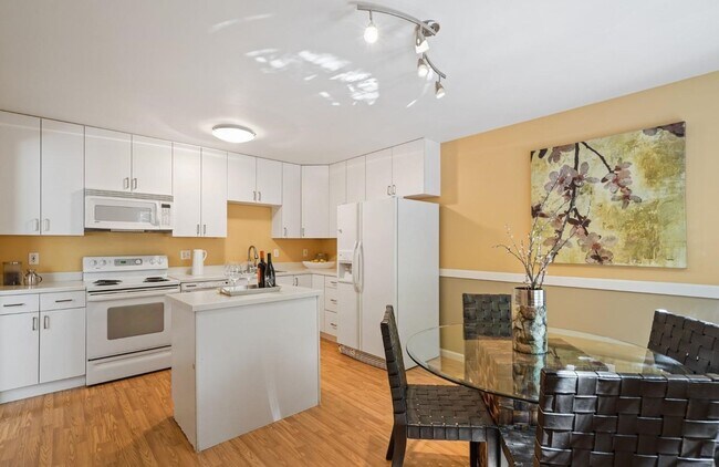 Building Photo - 16-18-18 Hoffman Ave