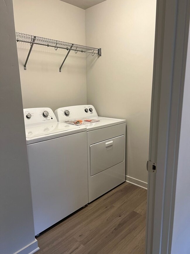 Building Photo - Townhome in Redmond's Dry Canyon Community