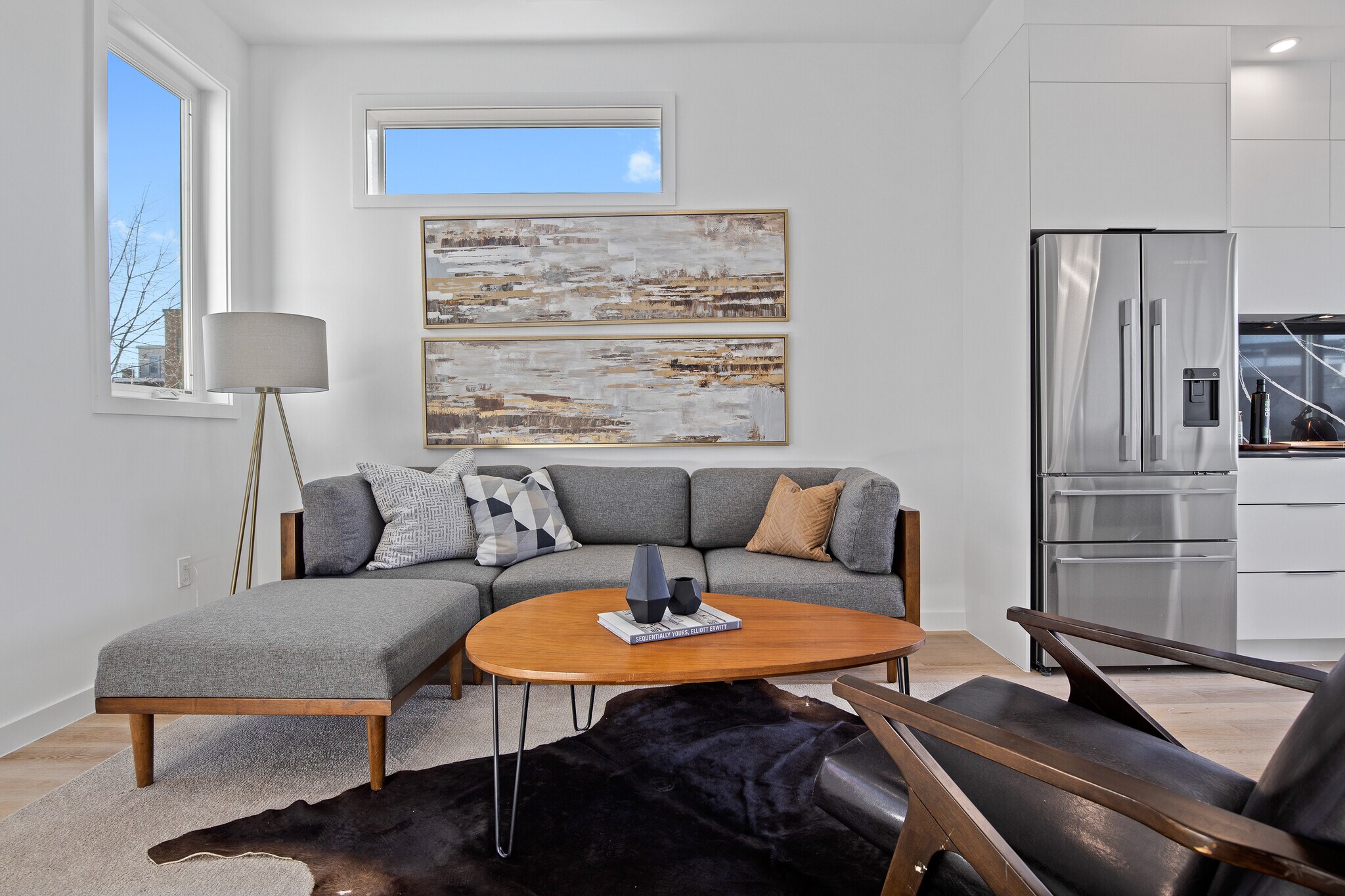 Large living area - 808 13th St NE