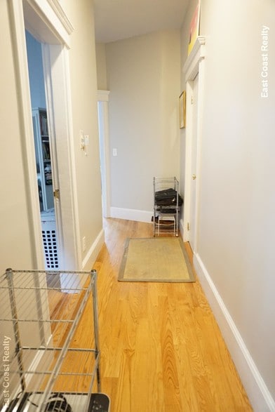 Building Photo - 56 Gardner St