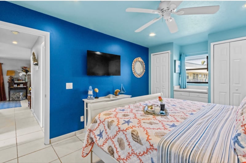 Building Photo - 715 S Ocean Dr