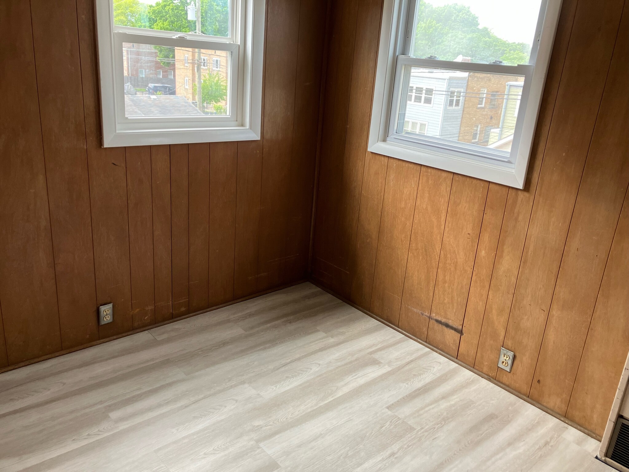 Building Photo - 2636 W Balmoral Ave