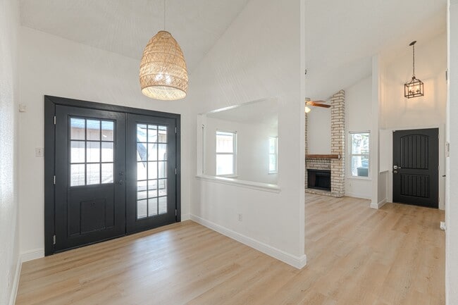 Building Photo - 23225 Prairie Bird Dr