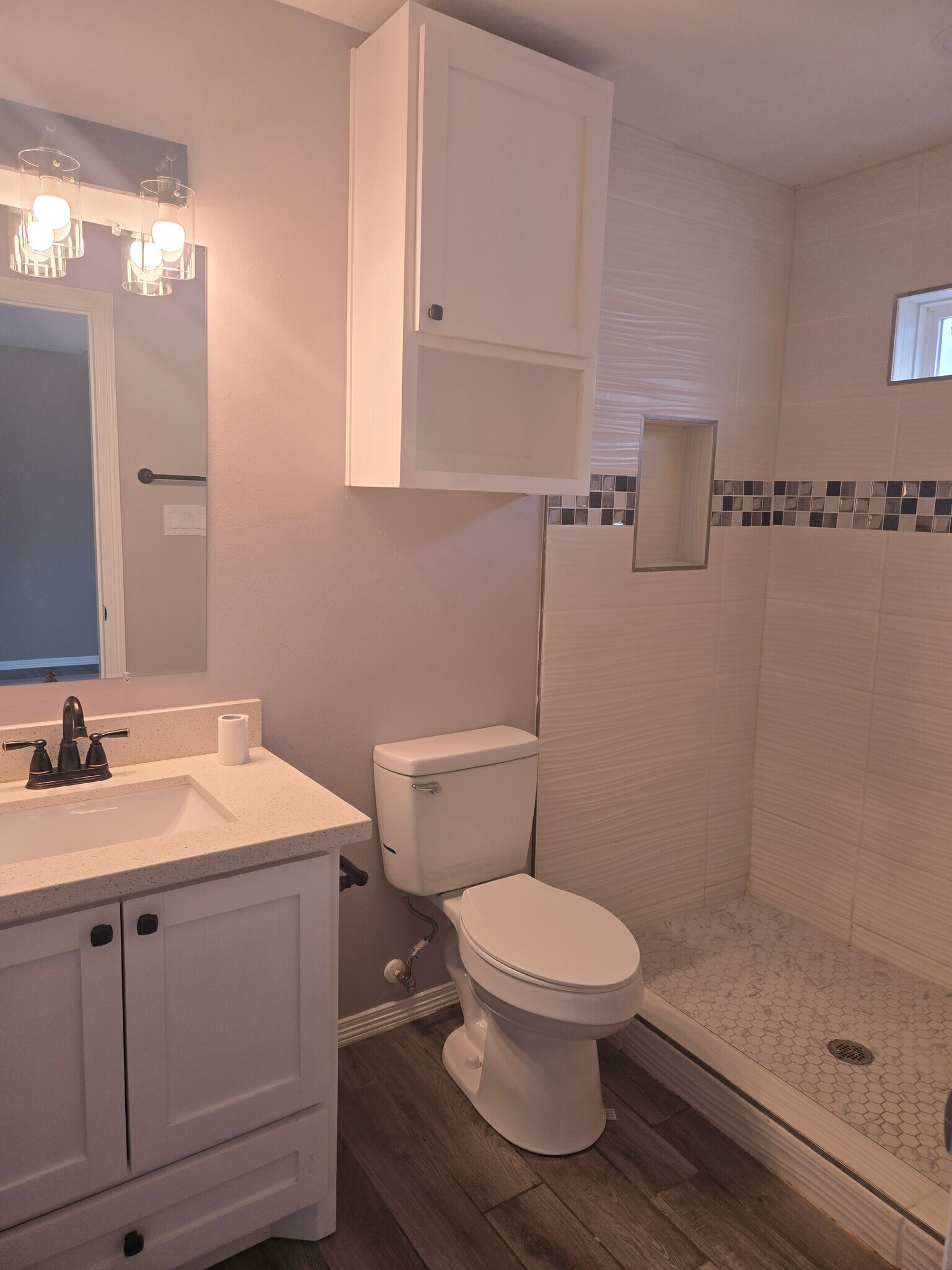 Master Bathroom - 1413 Glasscock Ave