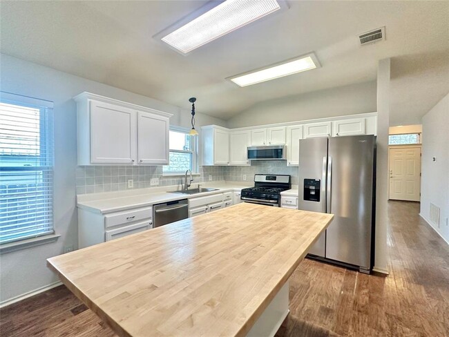 Building Photo - 14604 Ballycastle Trail