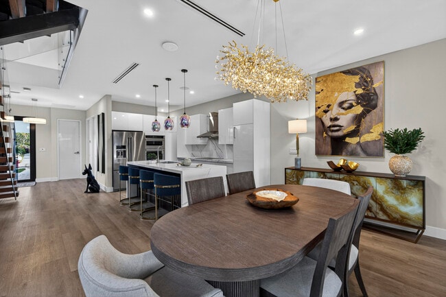 Building Photo - 1121 NE 17th Ave