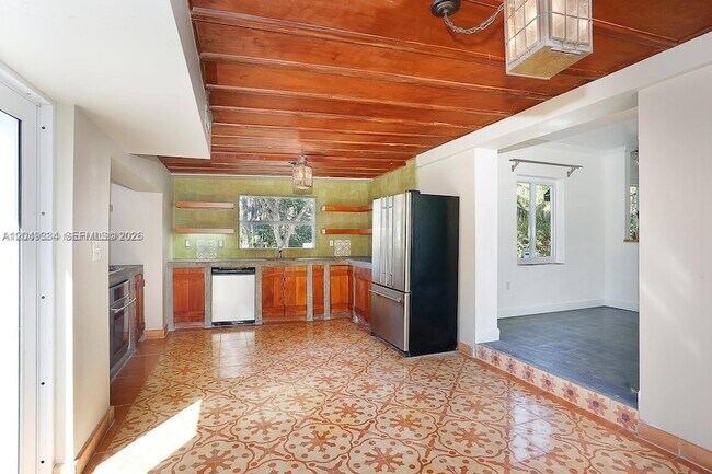 Building Photo - 6116 SW 46th Terrace
