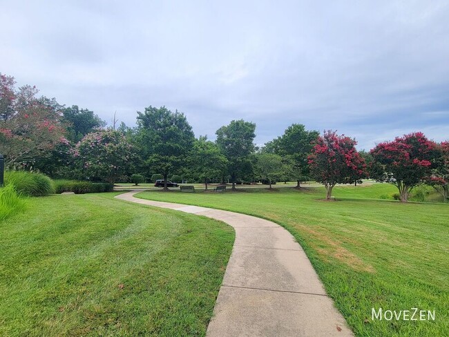 Building Photo - 614 Canyon Lake Cir