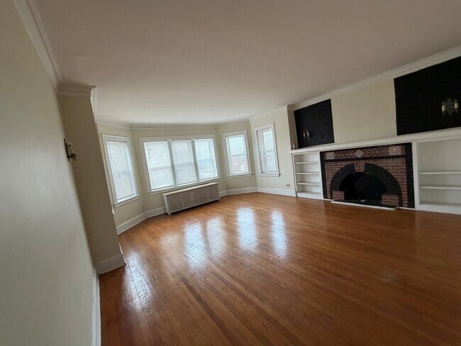 Building Photo - 7811 S Constance Ave