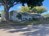 Building Photo - 1050 Wexford Leas Blvd