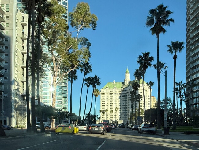 Building Photo - 250 Linden Ave