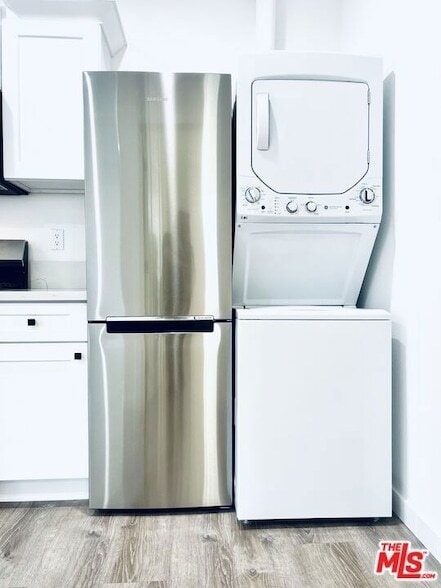 Building Photo - 247 S Catalina Ave