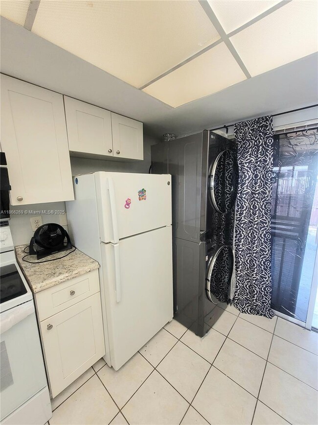 Building Photo - 3973 W 9th Ln
