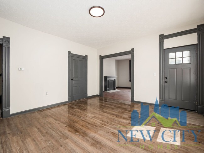 Building Photo - Renovated Spacious Two Bedroom in Franklinton