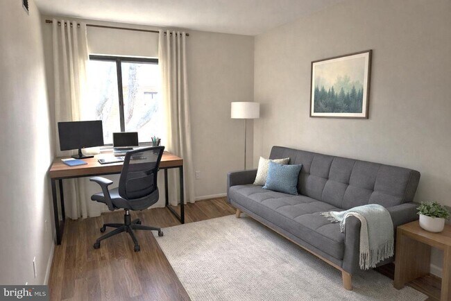 Building Photo - 813 Red Lion Rd