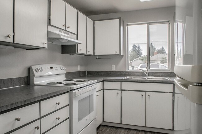 Building Photo - 7019-RLProperties