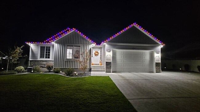 Building Photo - 3 Bed 2 Full Bath home