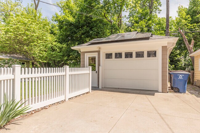 Building Photo - 1111 Olivia Ave