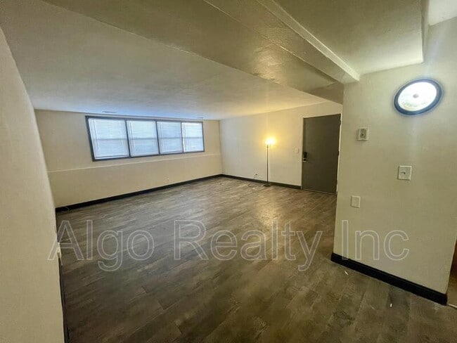 Building Photo - 2419 Plymouth Ave N