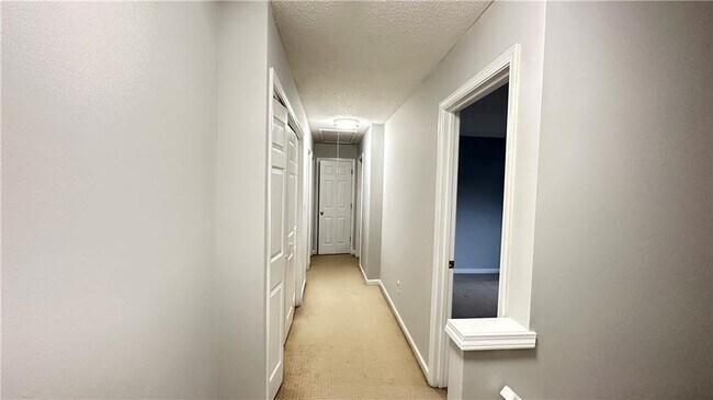 Building Photo - 11900 Carriage Park Ln