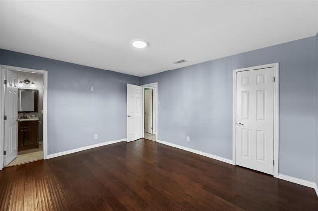 Building Photo - 301 W Grenoble Dr