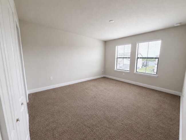 Building Photo - Spacious 5-Bedroom with 4.5 Baths at 176 Mitchell's Manor, Haines City!