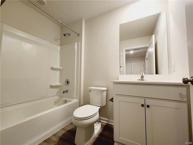 Building Photo - 1193 Susan Cir