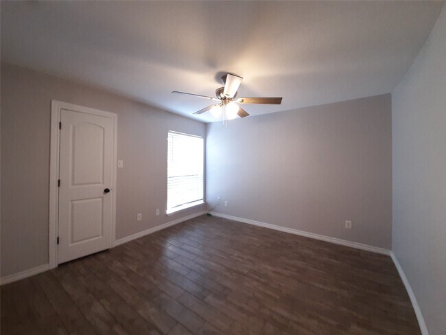 Building Photo - 9707 Richmond Ave.