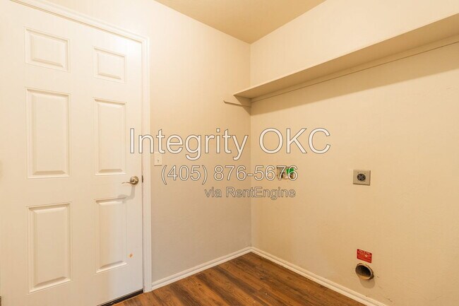 Building Photo - 13233 Bridgewater Dr