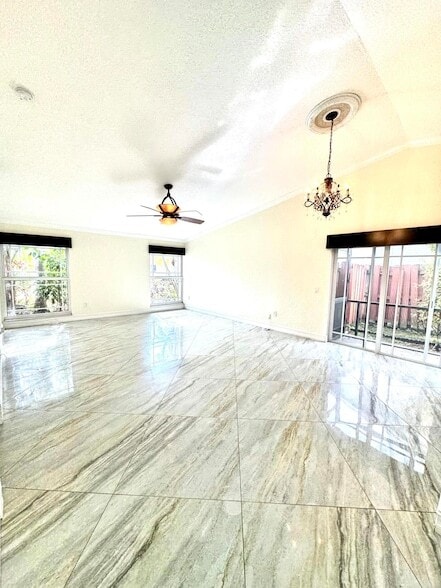 Building Photo - 531 SW 167th Terrace