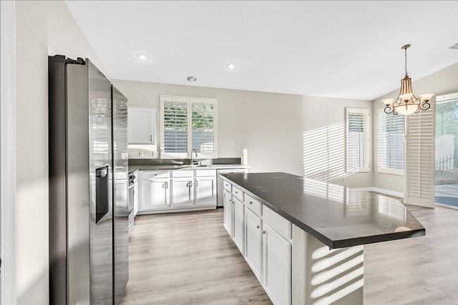 Building Photo - 3 Bedroom, Single Story Home in Seven Hills