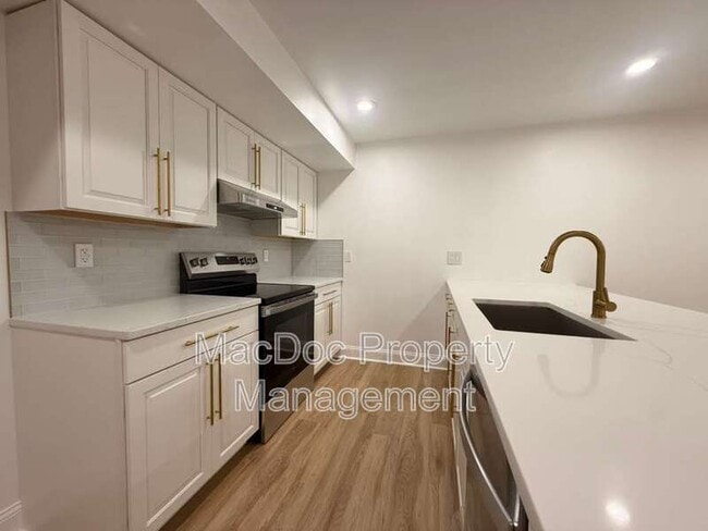 Building Photo - 10402 Laurel Ridge Way