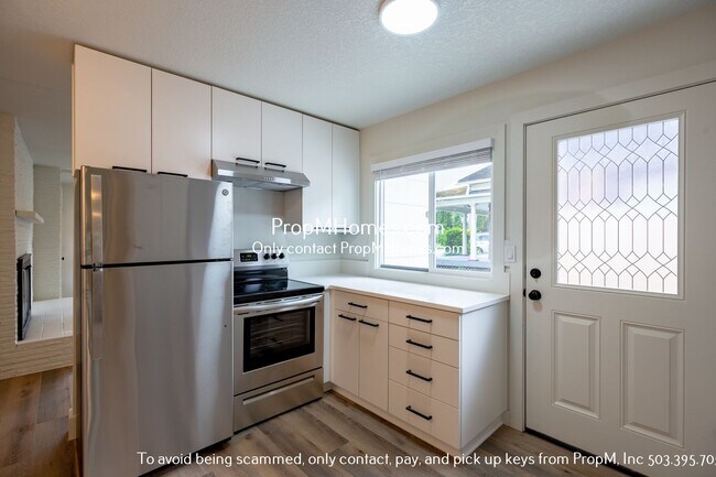 Building Photo - Well-Designed 1-Bedroom Duplex in Vibrant ...