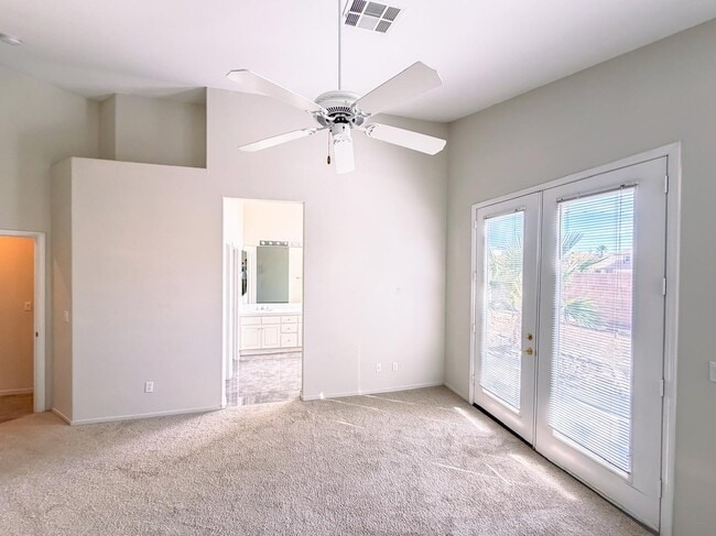 Building Photo - 8043 Shadowvale Dr