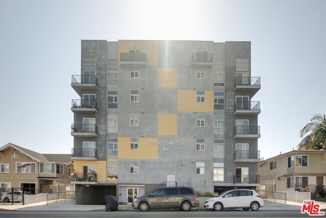 Building Photo - 155 S Oxford Ave