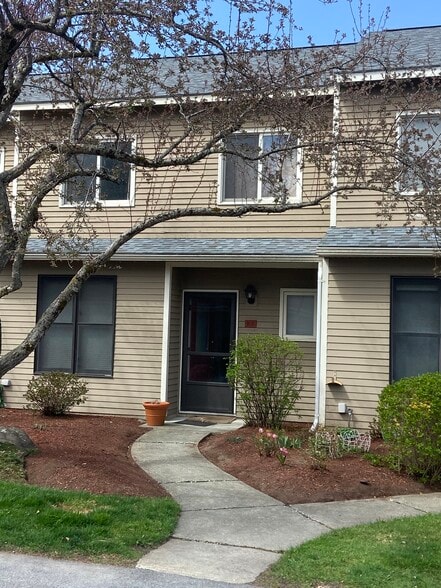 Primary Photo - K6 Stonehedge Dr