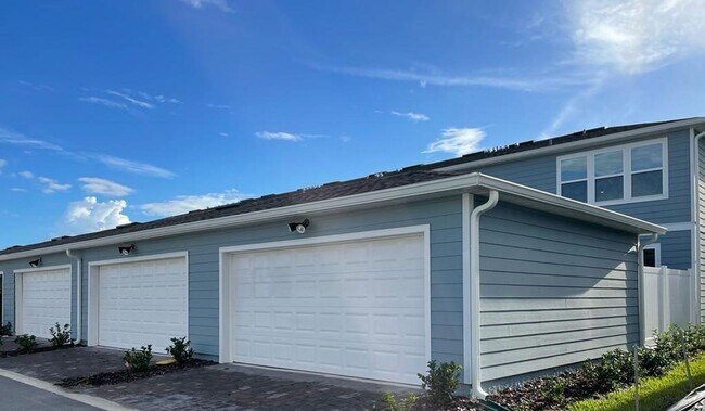Building Photo - Townhome Isles of Lake Nona
