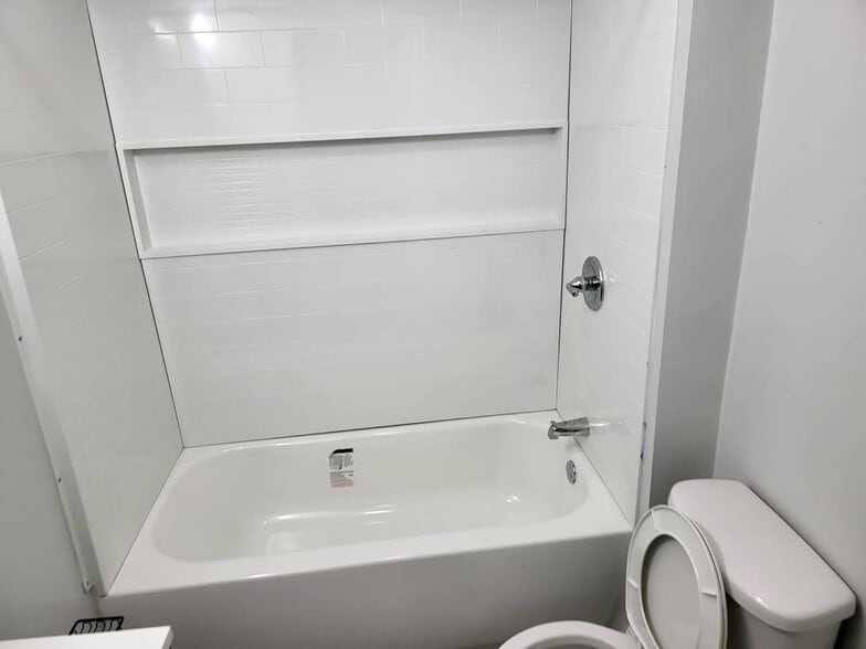 Building Photo - 517 Summer St